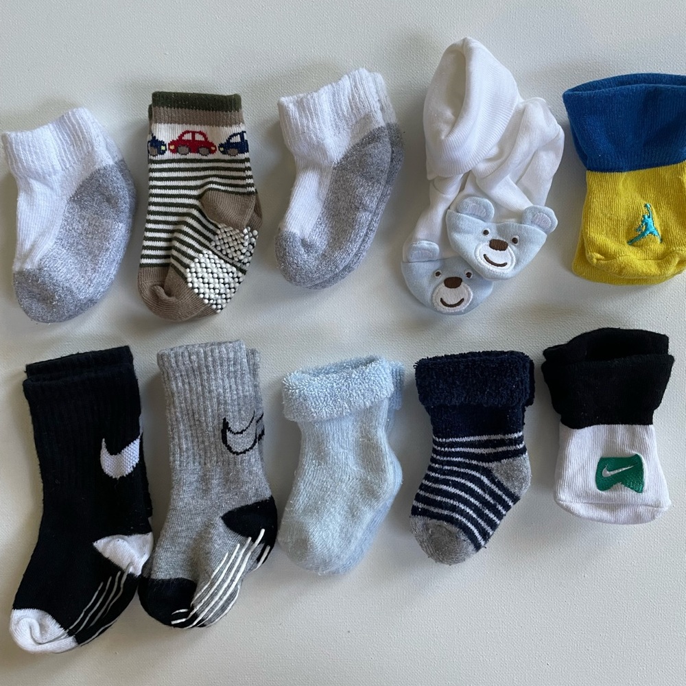 Lot of 10 baby socks